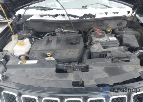 2015 Jeep Compass Sport z USA, uszkodzony, nr VIN 1C4NJDBB8FD437822